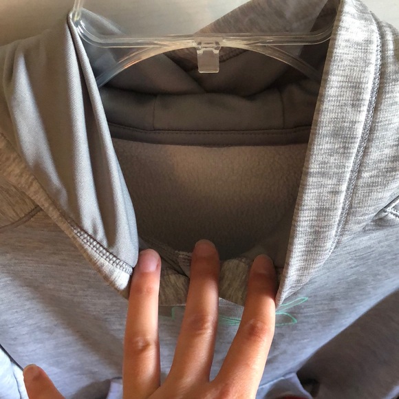 Heather grey under armour hoodie - Picture 6 of 6